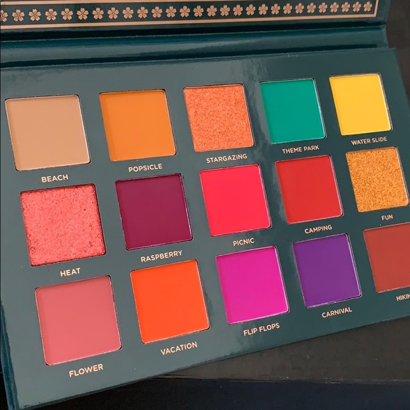 Ace Beaute Nostalgia Eyeshadow Palette Matte Metal - Picture 10 of 13